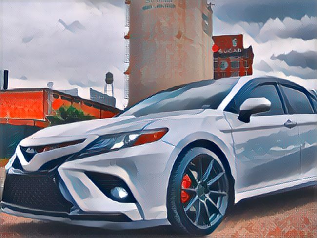 Najnowszy model Toyota Camry Hybrid:  Co trzeba wiedzieć przed zakupem?