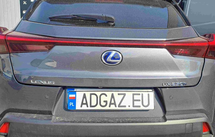 Czarny dym z rury spowodowany awarią przez chiptuning