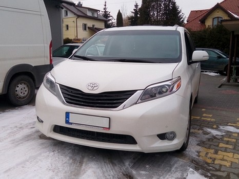 Toyota Auris Hybrid wymiana klocków hamulcowych Mokotów
